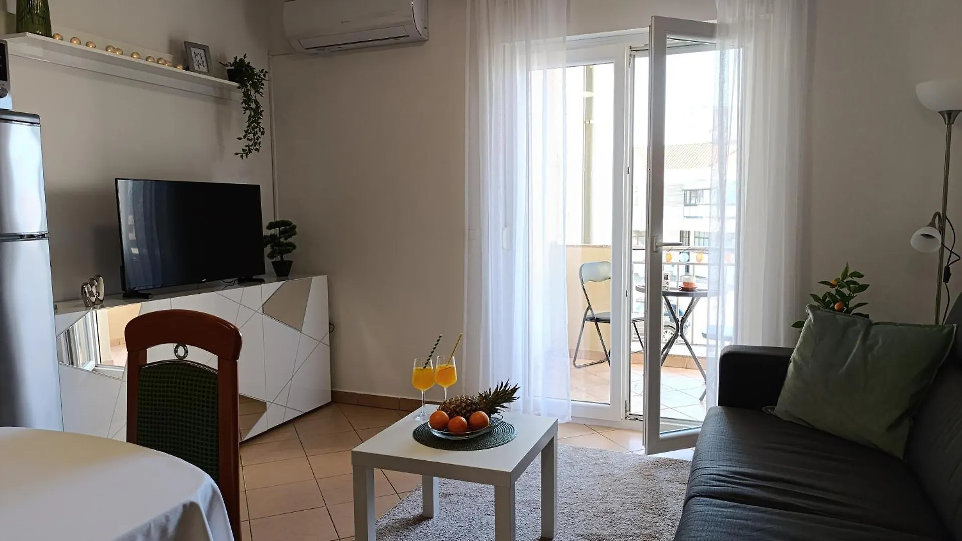 아파트 Tina'S Seaside Place 자다르